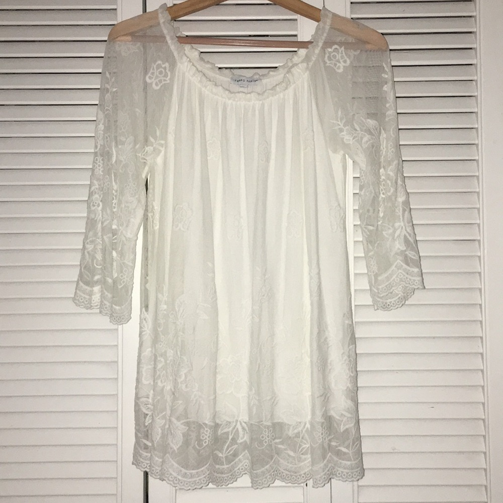 Tempo Paris White Lace Top Sz. XL